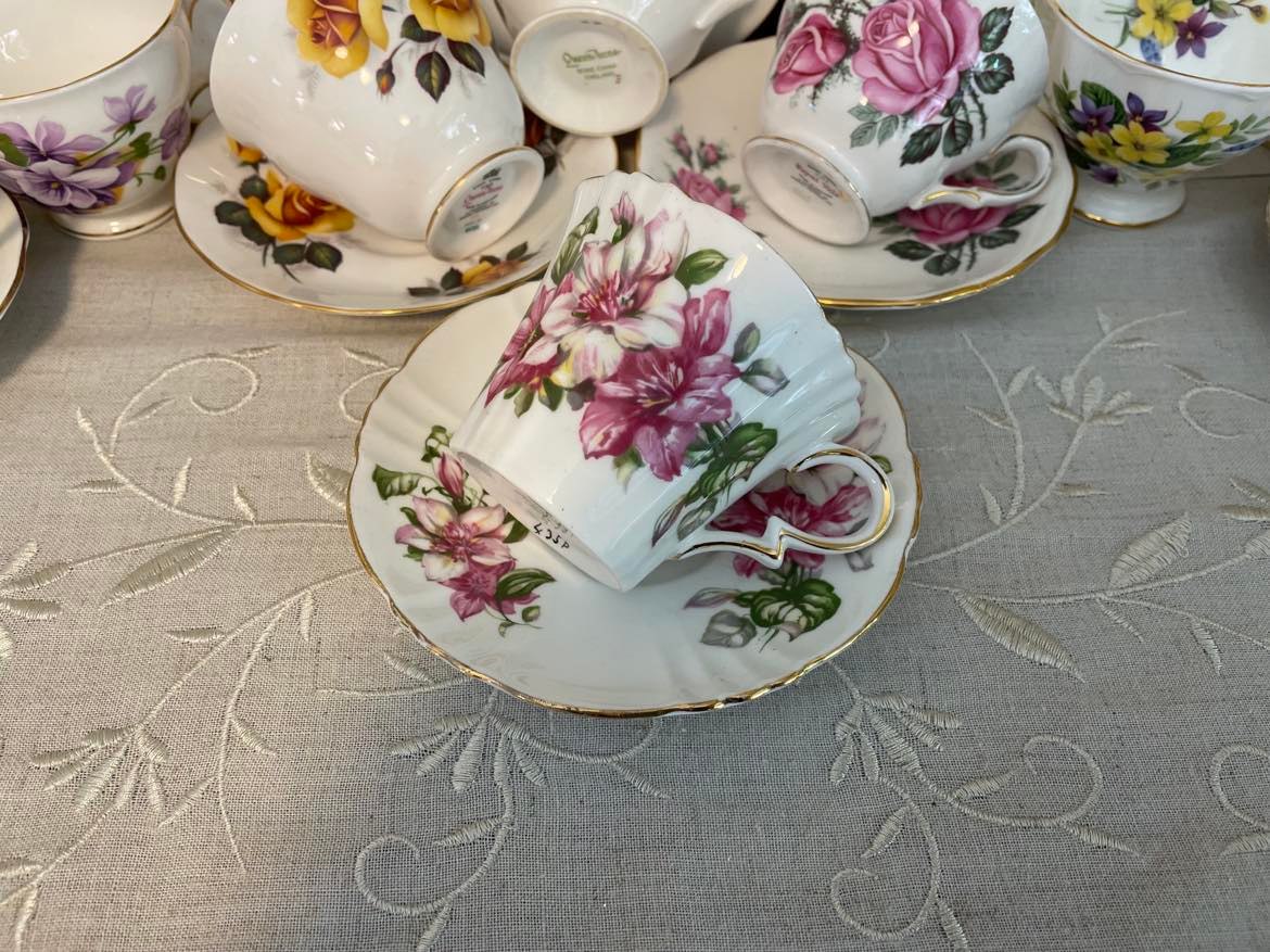 Vintage Royal Standard 'Ramona' Pattern Tea Cup & Saucer Set