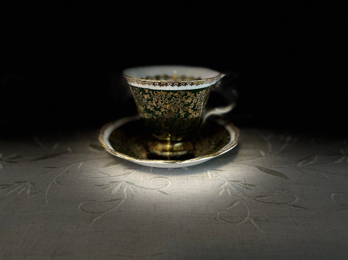 Royal Albert 'Buckingham Series' Tea Cup & Saucer Set