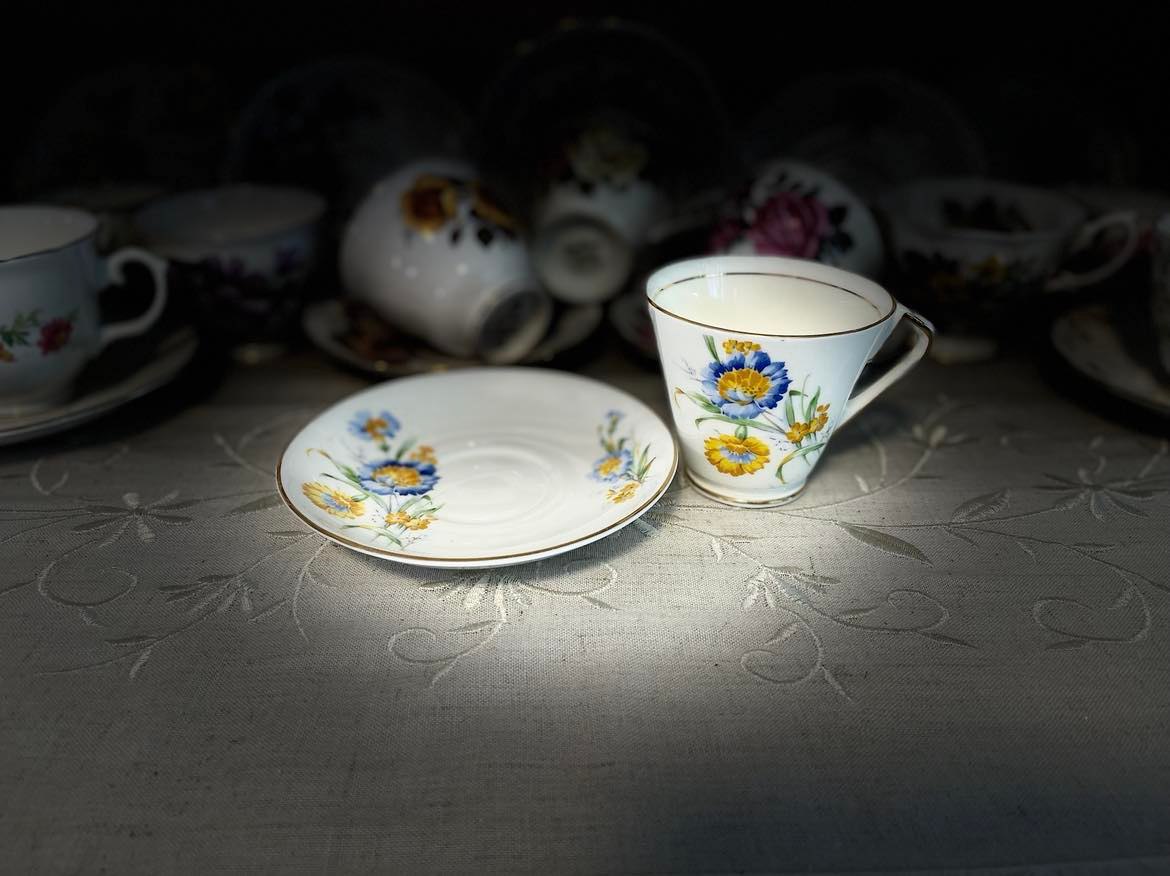 Vintage Victoria Bone China Tea Cup & Saucer Set, Made in England
