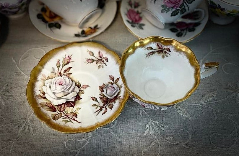 Vintage Royal Albert Bone China 'Gold Crest Series'