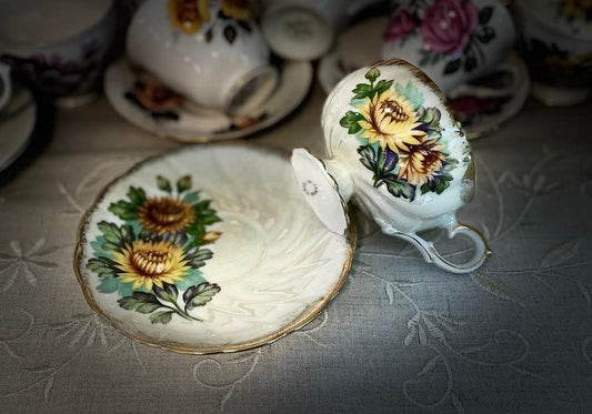 Vintage Bone China Tea Cup & Saucer Set, Made in Japan.